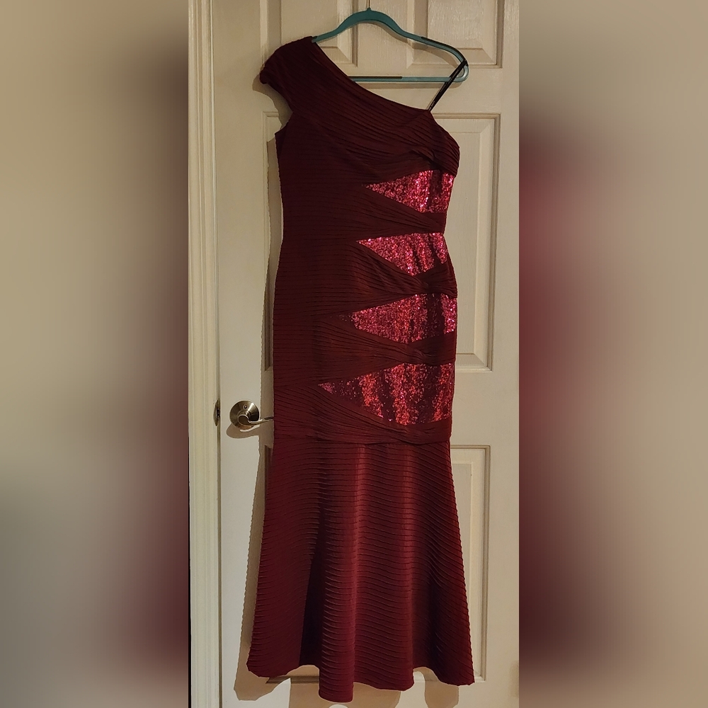Shoji Tadashi Couture Gown, Burgundy, Sz 12